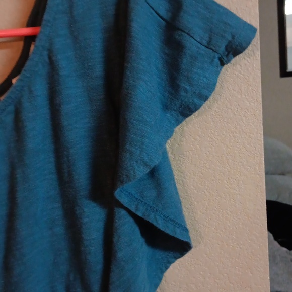 5/$10 Jessica Simpson Brand Adorable Top - Picture 2 of 7